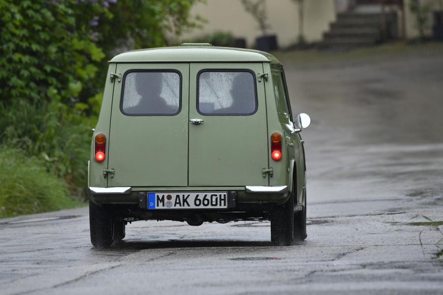  Austin Mini Van (ADO15) 1960 года  (фото 22 из 30)